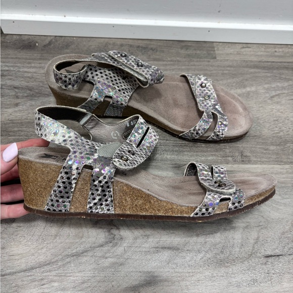 Ladies Mephisto Sandals - Picture 2 of 4